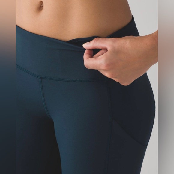 Lululemon Leggings Speed Tight V - Picture 2 of 7